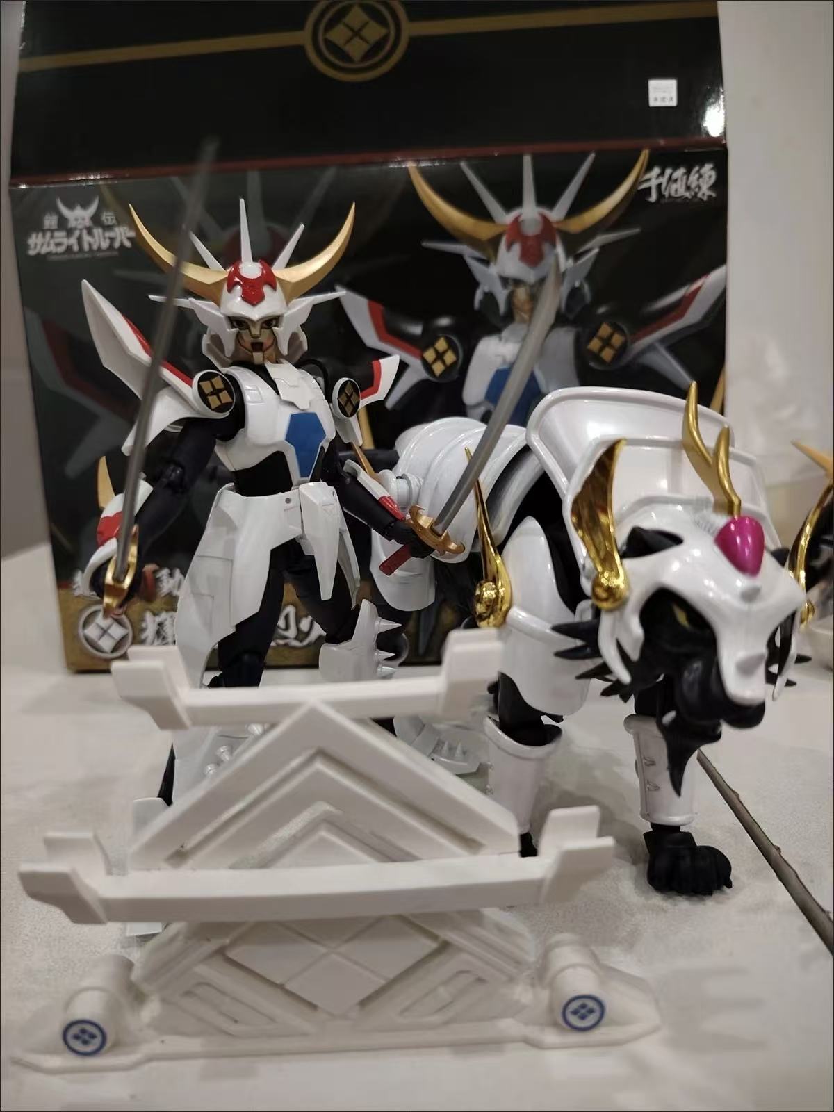 Yoroiden Samurai Troopers Roni - Bandai Tamashii Nations S.H.Figuarts incelemesi ve fiyatı